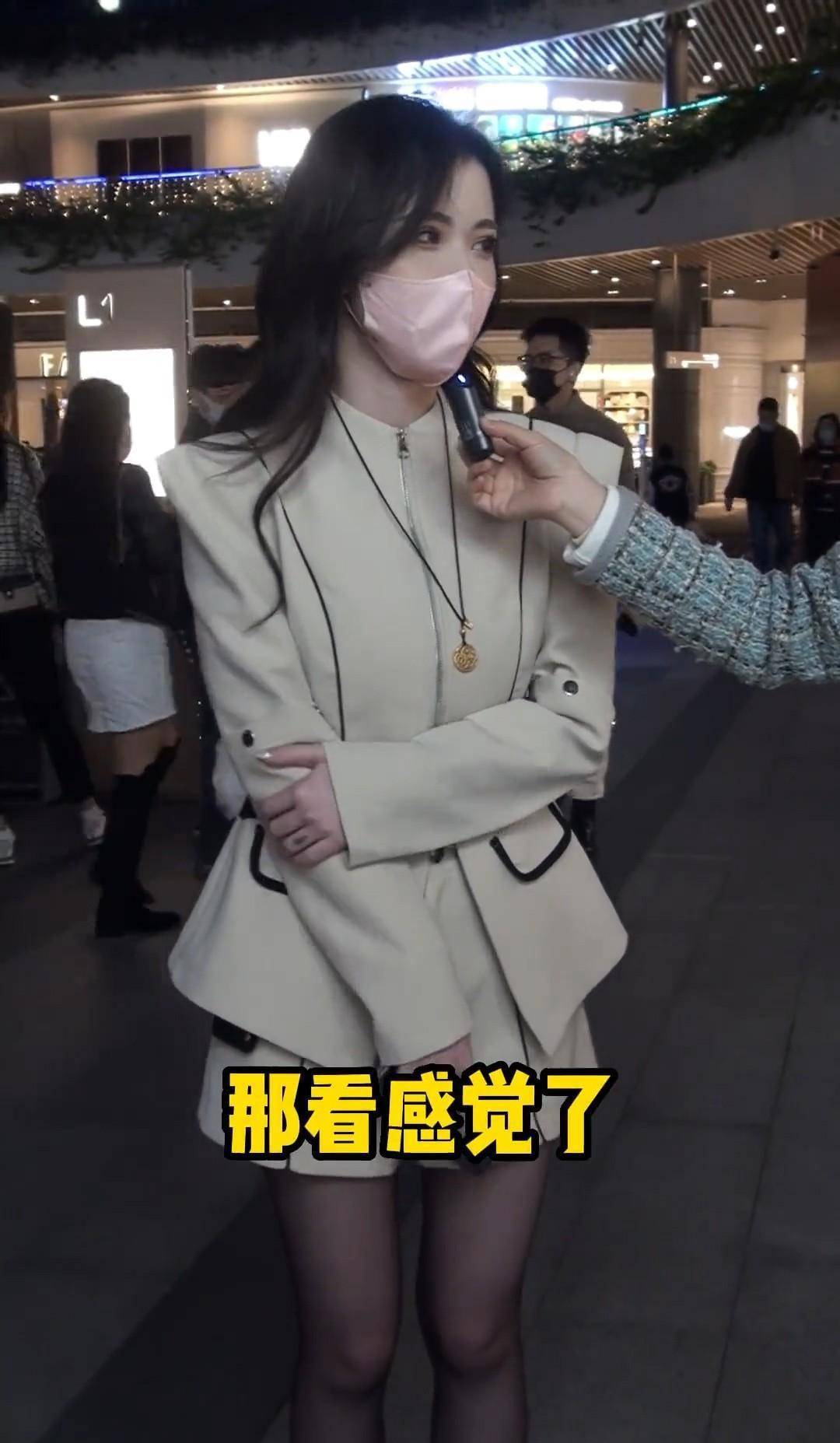 追女孩被各种嫌弃怎么办(被追的女孩子心里怎么想的)